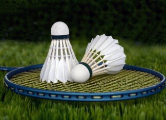 7 Best Badminton Rackets – 2023 Guide